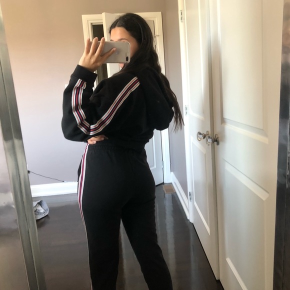 Aritzia/TNA black sweatpants - Picture 4 of 6